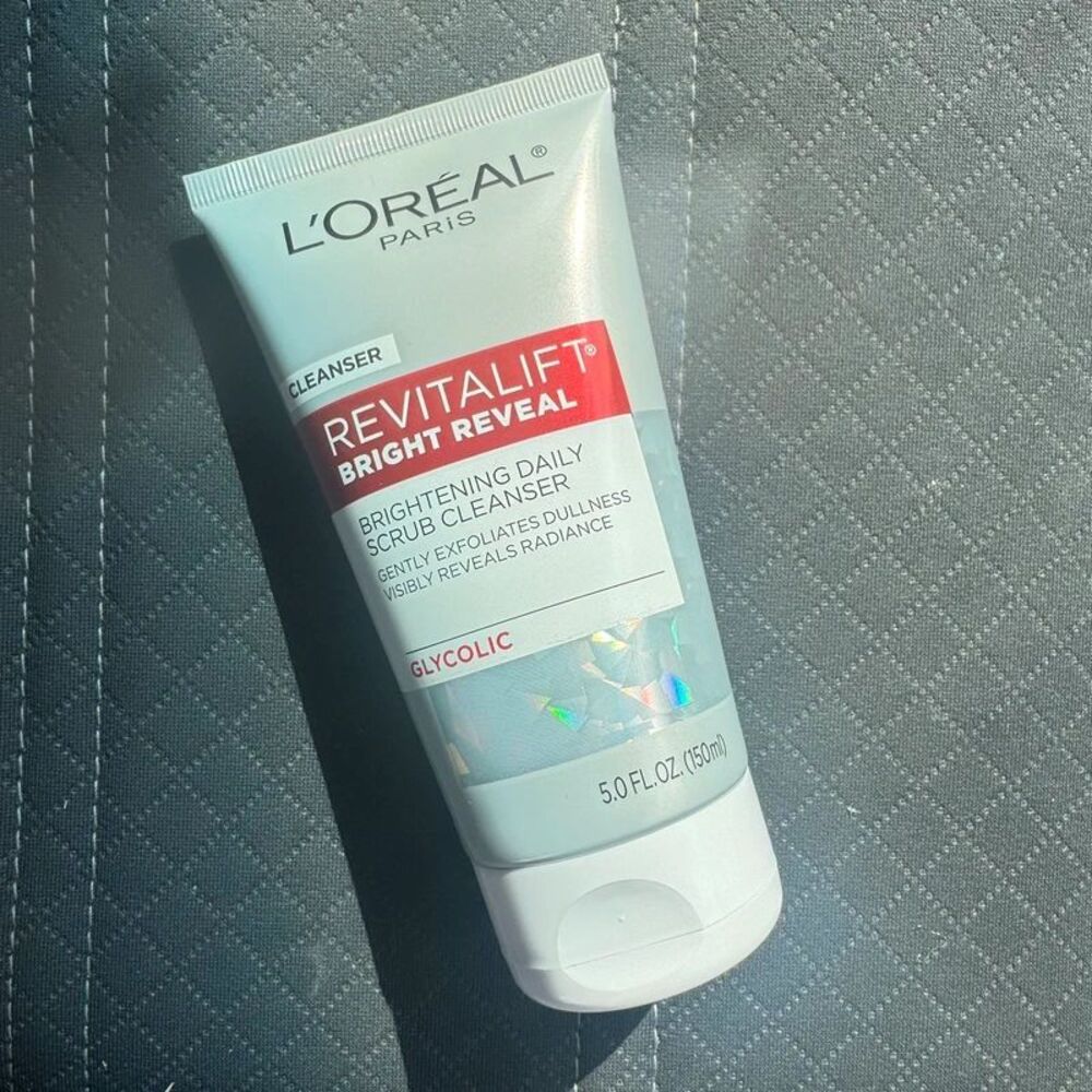 L'Oreal Paris Revitalift Bright Reveal Facial Cleanser 5.0oz NEW